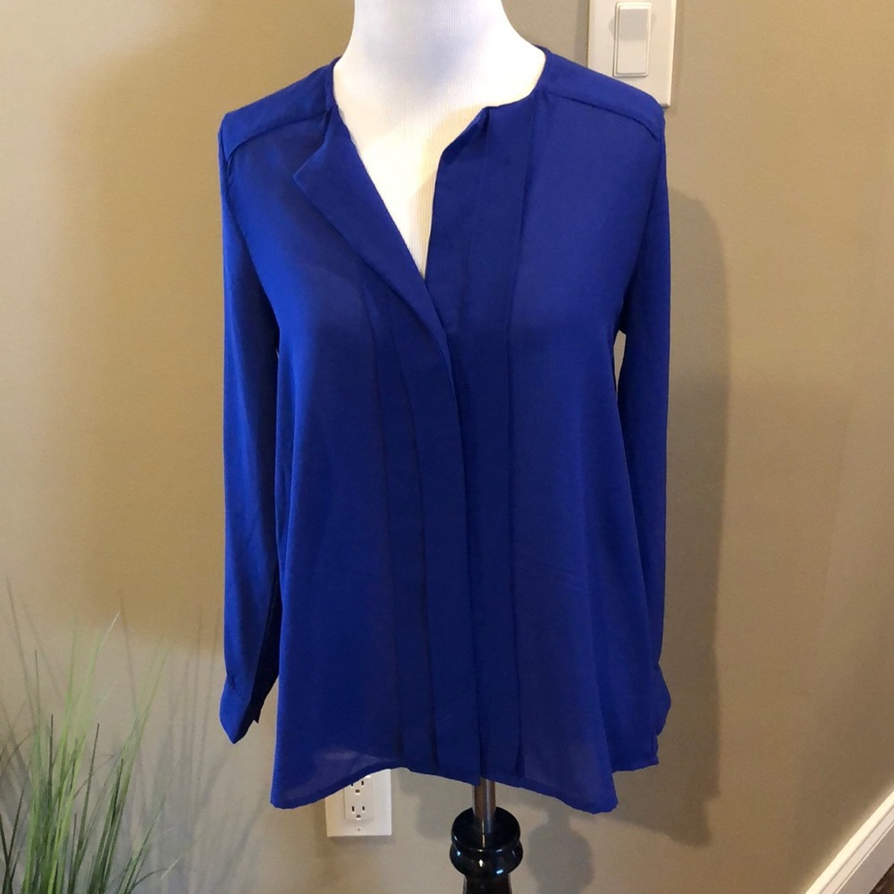 H&M blue blouse. Size 4.